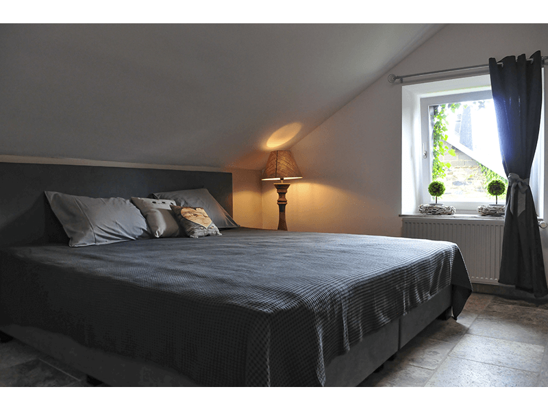 Ardennen4all_Chalet_Jolie_master_bedroom.png